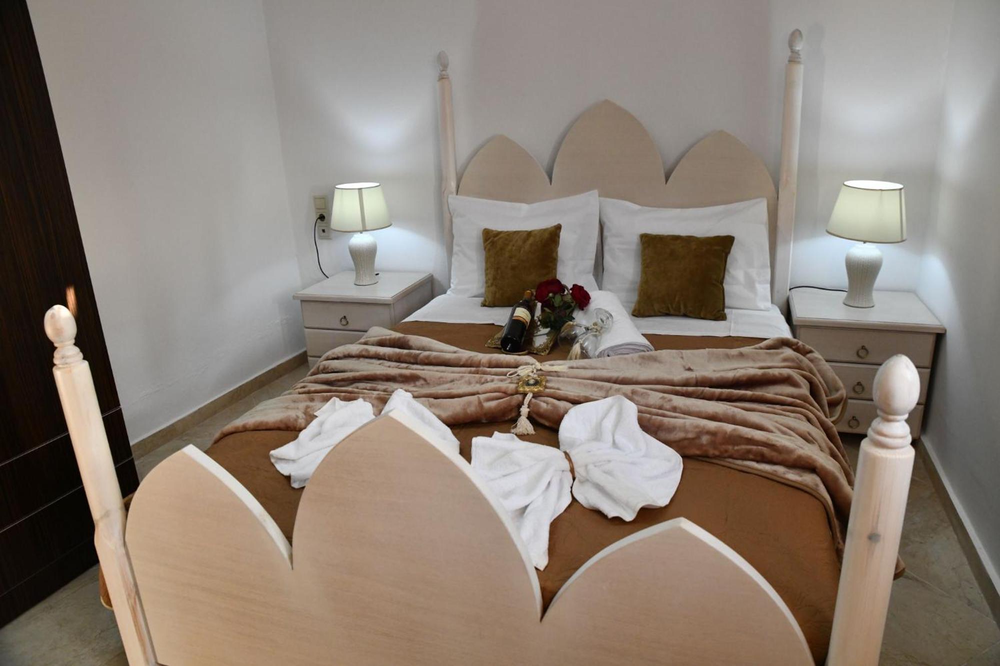 Kleopatra Deluxe Apartment With Jacuzzi Kamilari Exteriör bild