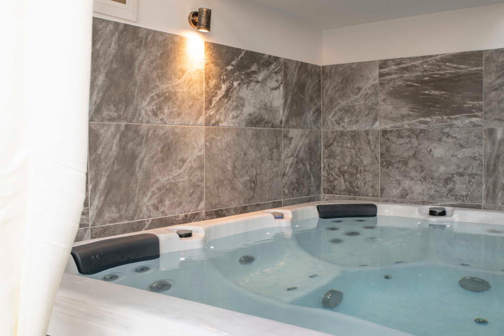 Kleopatra Deluxe Apartment With Jacuzzi Kamilari Exteriör bild